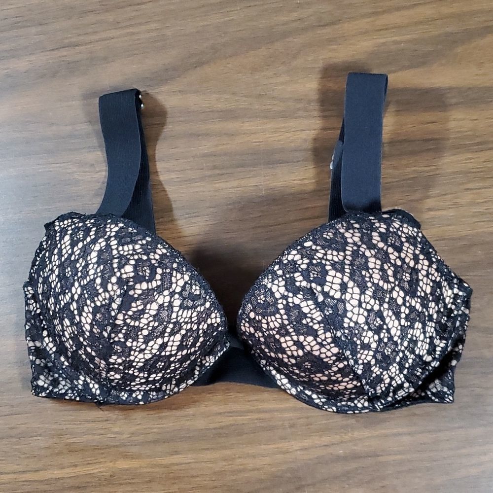 Victoria’s Secret Very Sexy Push-Up Bra Thick Straps Black Nude Lace in 32D